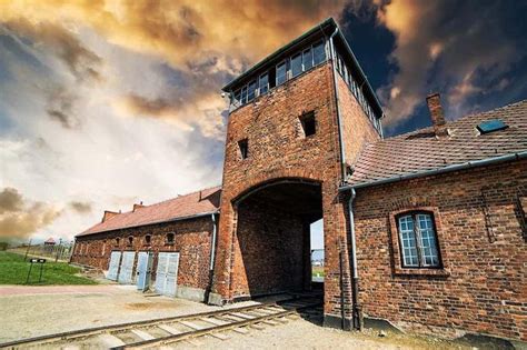 Considerations Auschwitz Tour