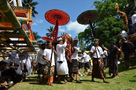 Contoh-contoh Kearifan Lokal dalam Budaya Nasional di Indonesia