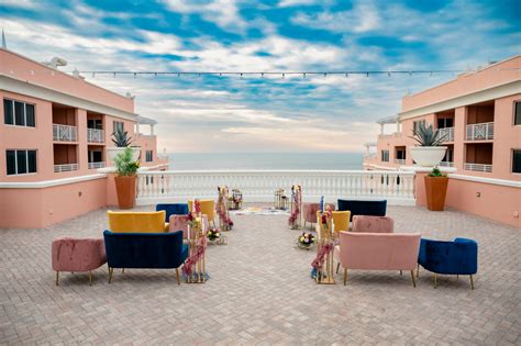 Convertible rooftop ballroom