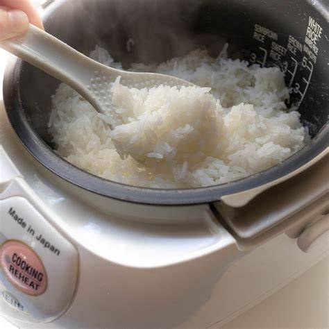 Cooking Rice in a Rice Cooker