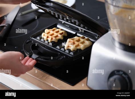 Cooking the Waffles