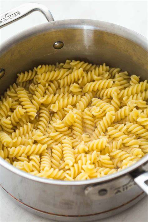 Cooking the pasta