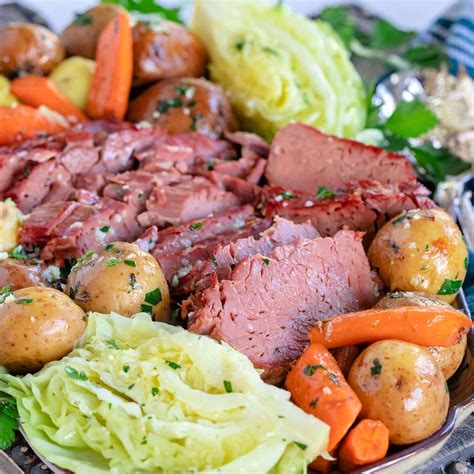 A Deliciously Comforting Slow Cooker Corne Beef and Cabbage to Warm Your Heart