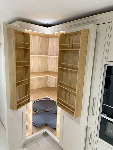 Corner Pantry Styles