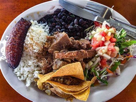 Costa Rican lunch buffet