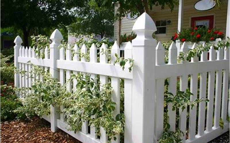 Cottage Style Privacy Fence