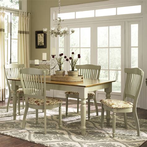 Country Dining Room Sets
