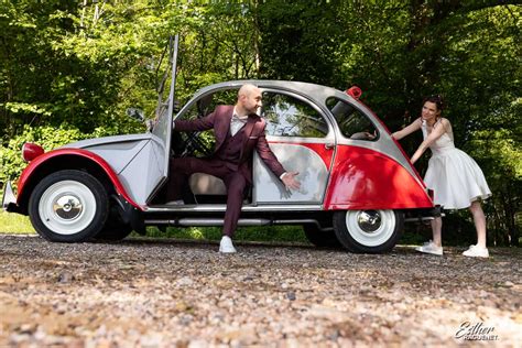 Couple in 2CV
