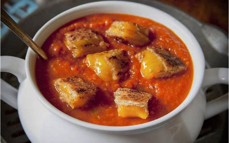 Creamy Tomato Soup With Grilled Cheese Croutons