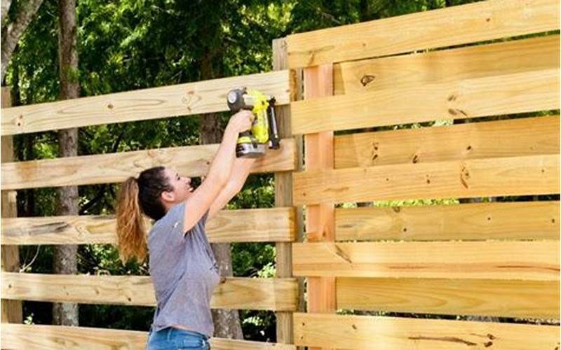 Creating A Diy Privacy Fence With Top