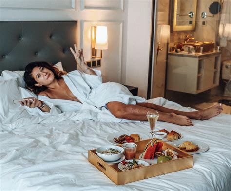 Creative Strategies for Complimentary Stays