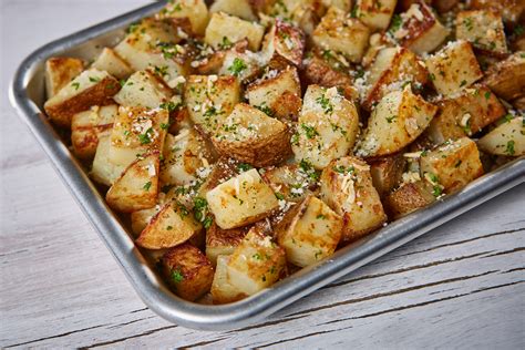 Crispy Parmesan Garlic Roasted Potatoes