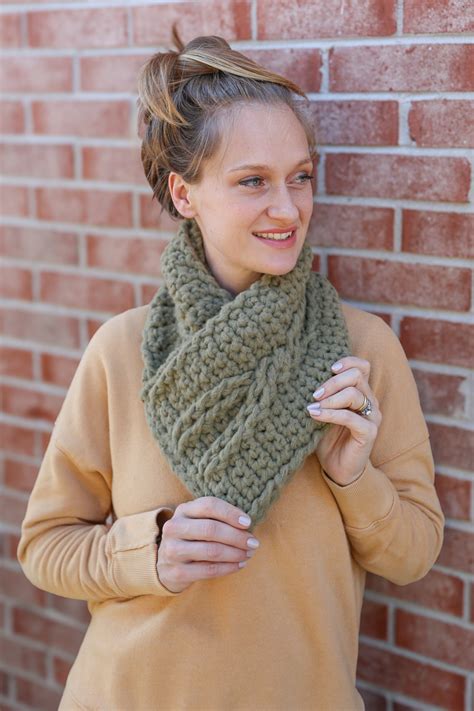 Crochet A Cowl