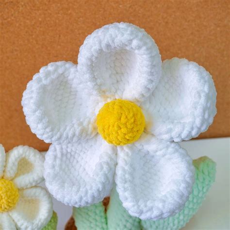 Crochet A Daisy
