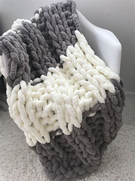 Crochet Blanket With Chunky Yarn