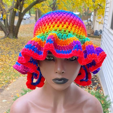 Crochet Bucket Hat With Ruffles