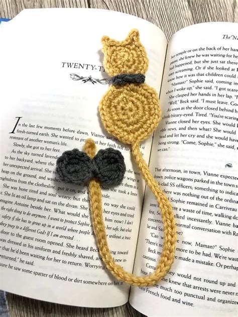 Crochet Cat Bookmark