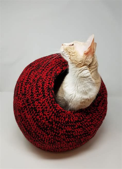 Crochet Cat Pod