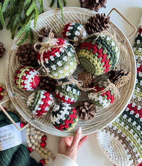 A banner image of a crochet Christmas ornament video tutorial.
