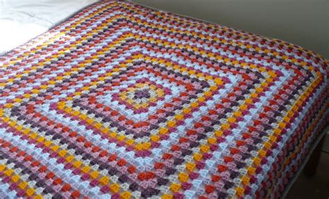 Crochet Continuous Granny Square Blanket