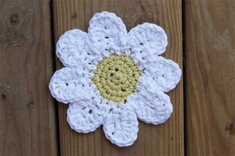 Crochet Daisy Flower