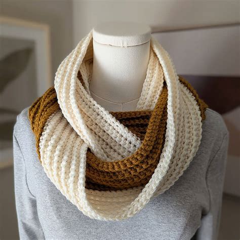 Crochet Easy Infinity Scarf