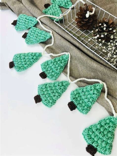 Crochet Garland For Christmas Tree