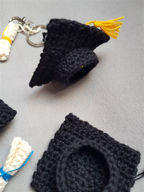 Crochet Graduation Cap Keychain