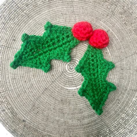 Crochet Holly Leaf