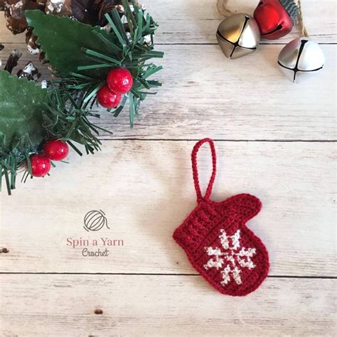 Crochet Mitten Ornament Pattern