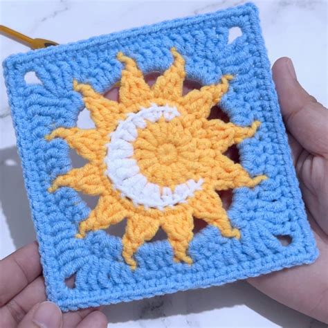 Crochet Moon Granny Square