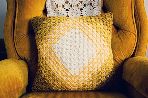 Crochet Pillow Design
