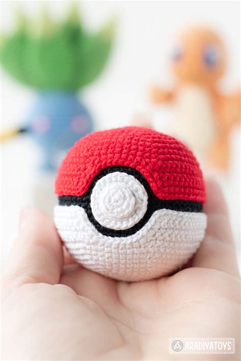 Crochet Pokeball Pattern Free