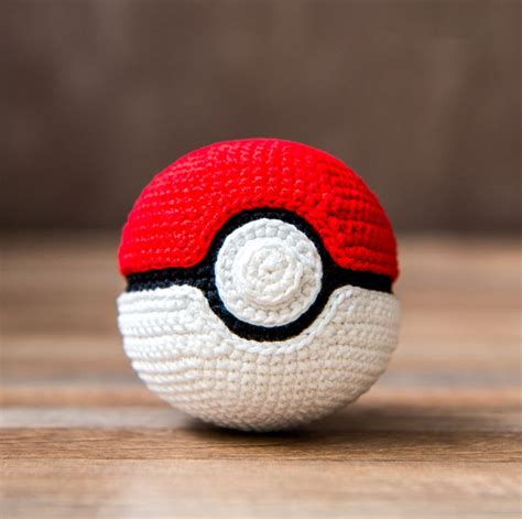 Crochet Pokemon Ball