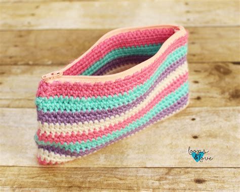 Crochet Zipper Pouch