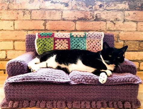 Crocheted Cat Couches