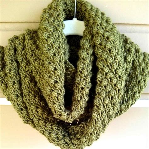 Crocheting An Infinity Scarf For Beginners