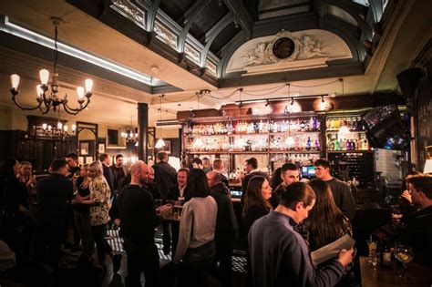Crowded London Pub