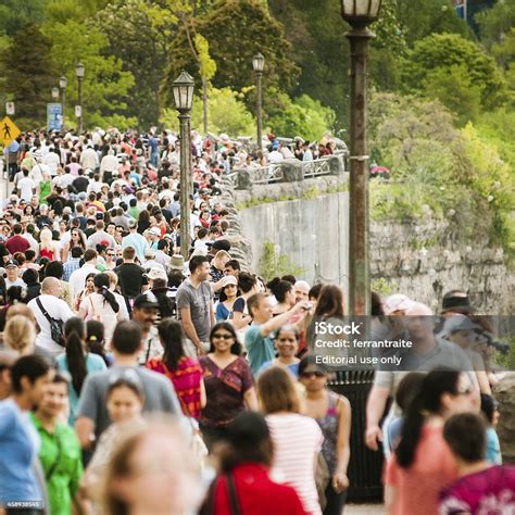 Crowded Niagara Falls
