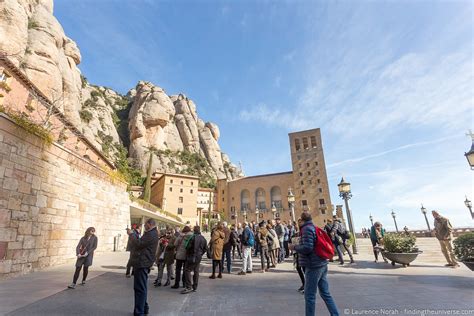 Crowds Montserrat