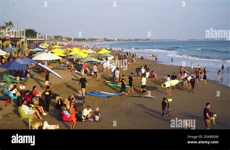 Crowds at Batu Bolong