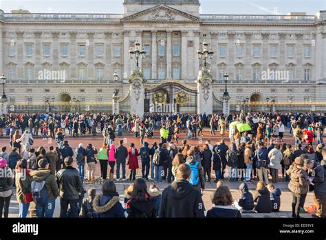 Crowds at Buckingham Palace