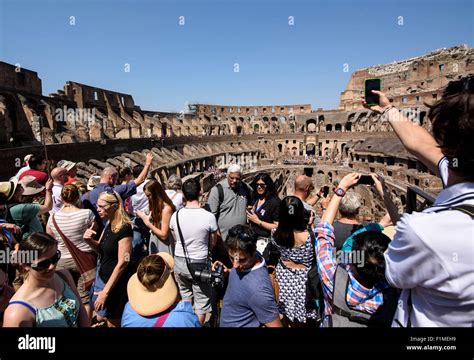 Crowds at Colosseum Rome