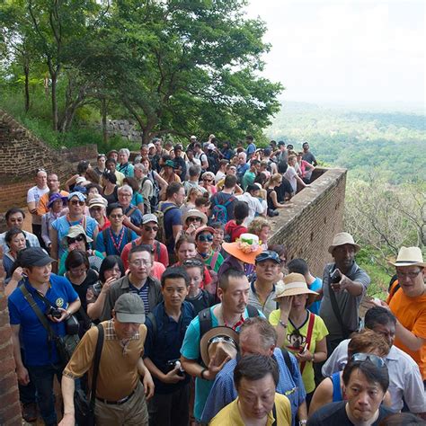 Crowds at Sigiriya