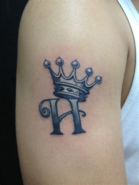 55 Best King And Queen Crown Tattoo Designs & Meanings