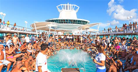 Cruise Ship Crowds