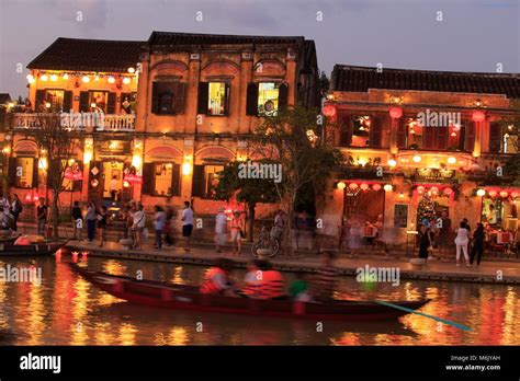 Cruising Thu Bon River