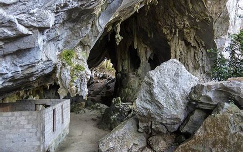 Cuevas De Las Portales