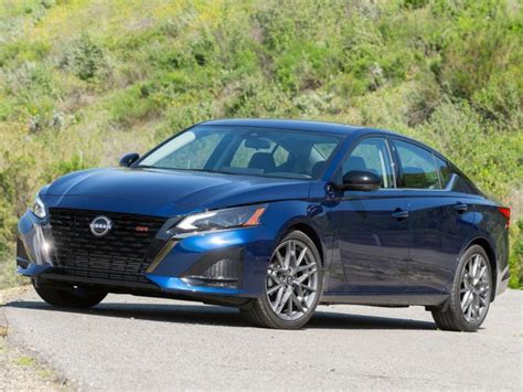 Current Nissan Altima Models Available for Lease