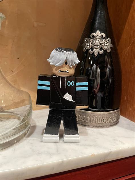 Custom Roblox Figure (Message to order)